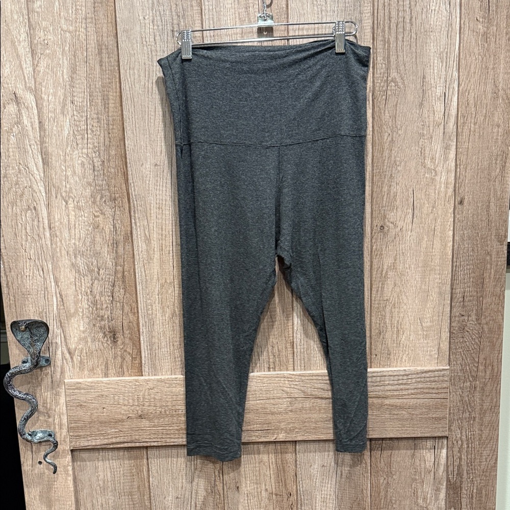 Gray angelrox cropped Leggings